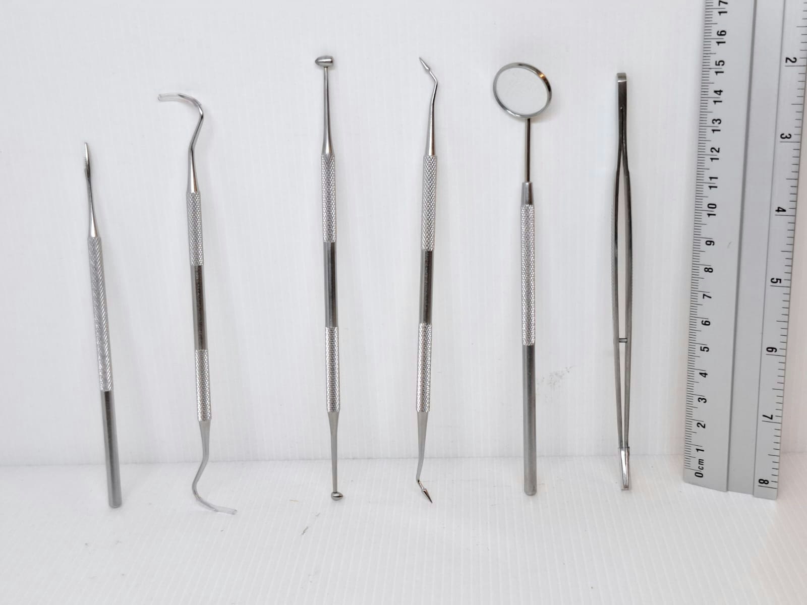 Set med 11 stycken verktyg (Tandläkare)