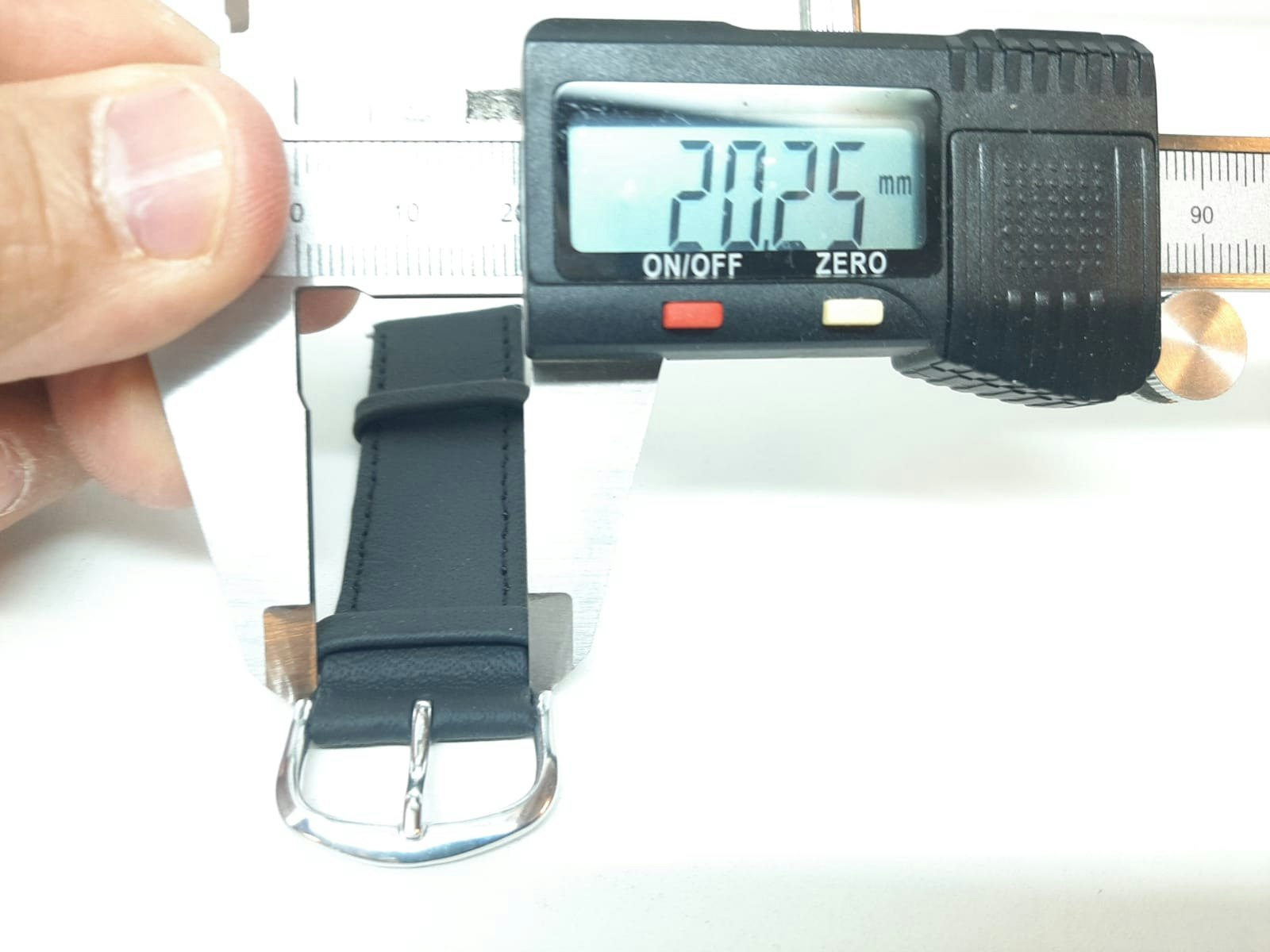 Armband SVART KALVSKINN (22 mm)