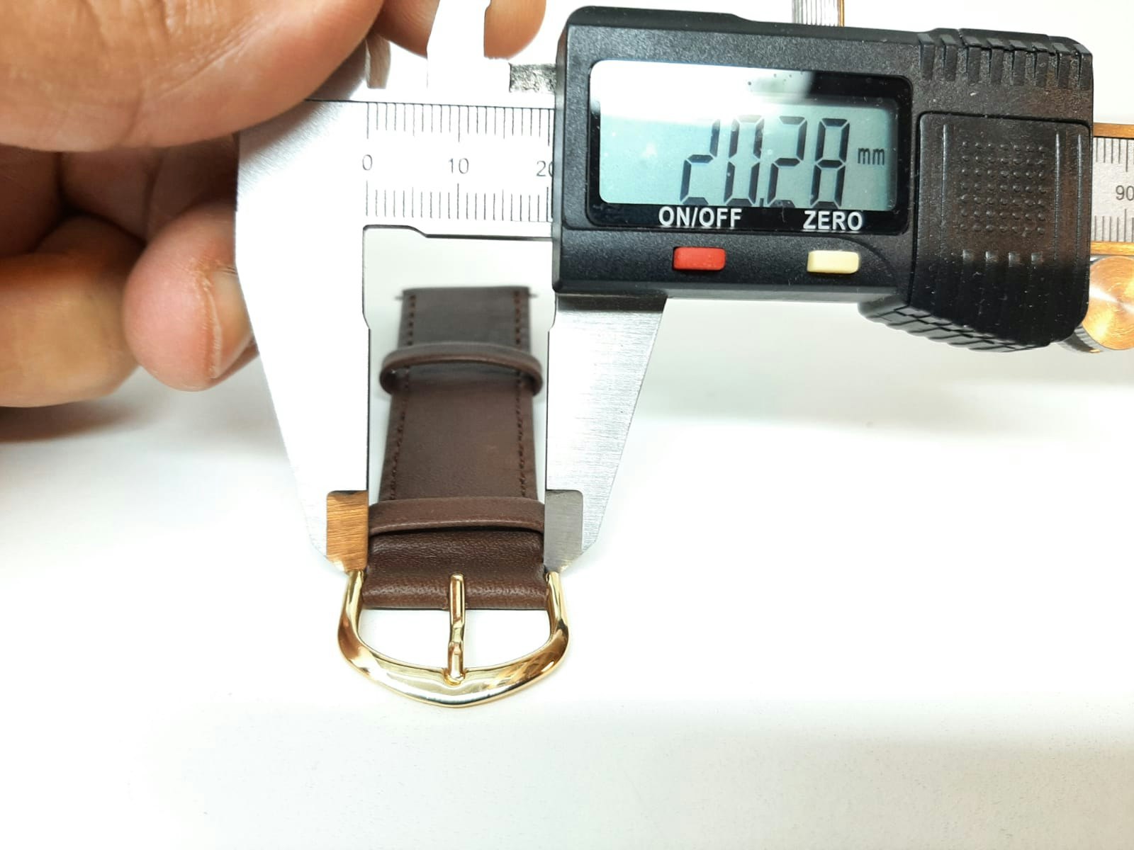 Armband BRUN KALVSKINN (22 mm)