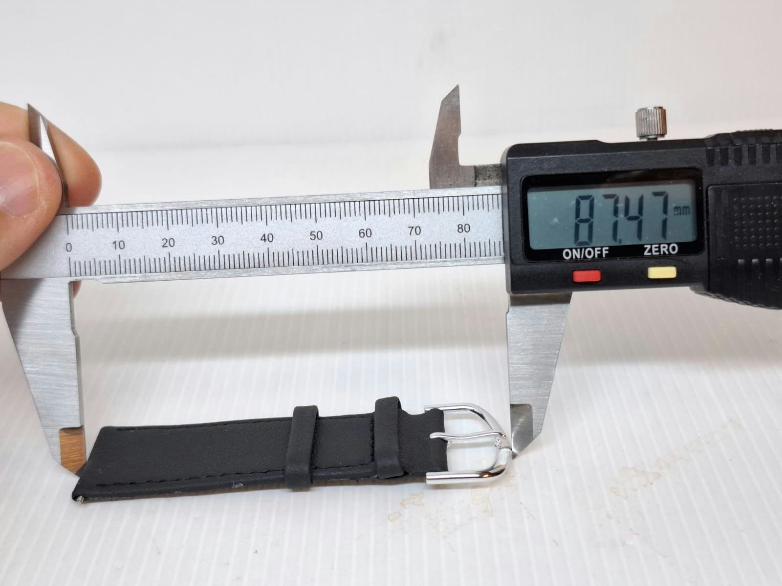 Armband SVART KALVSKINN (24 mm)