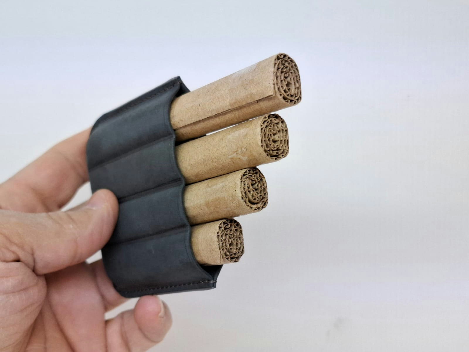 Cigarilletui för 4 cigariller / minicigarrer