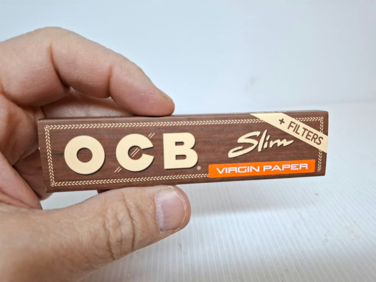 DISPLAY: OCB Kingsize Slim Unbleached + Filter