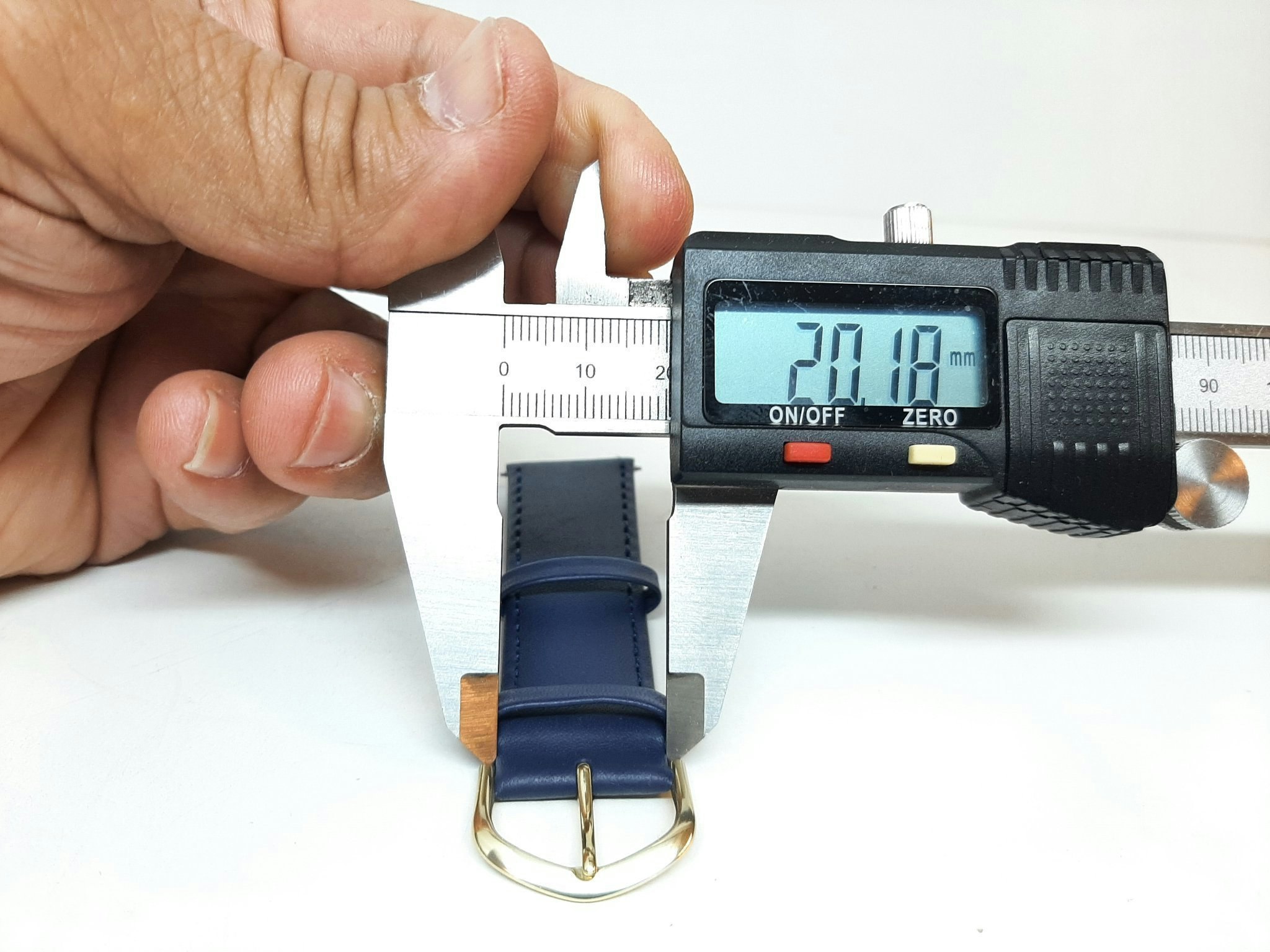 Armband MARINBLÅ KALVSKINN (22 mm)