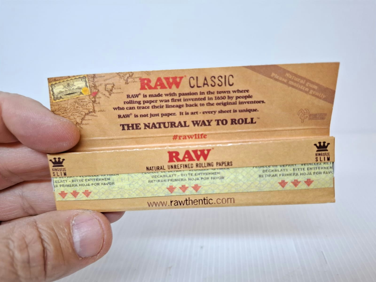 DISPLAY: RAW Kingsize Slim
