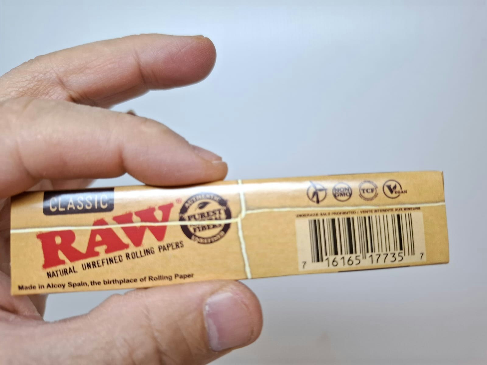 DISPLAY: RAW Kingsize Slim