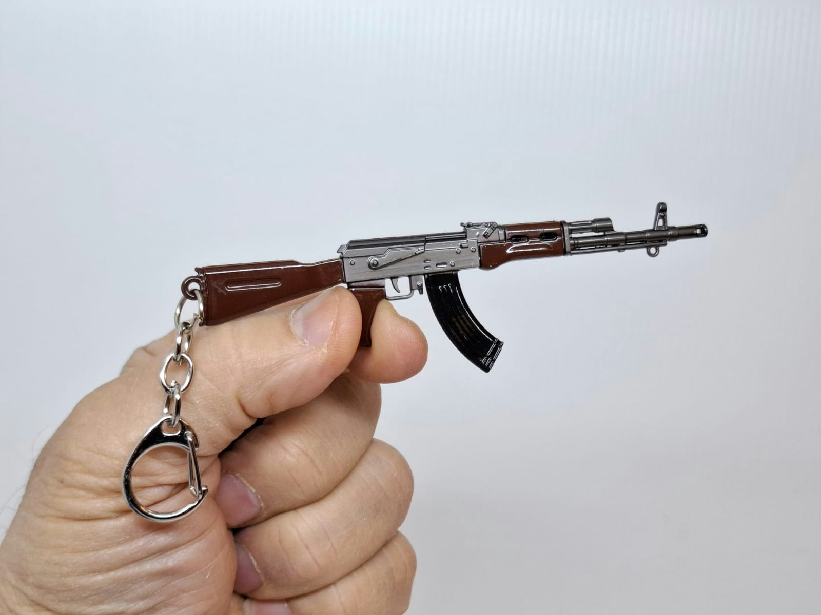 Nyckelring: AK47 miniatyr (plast)