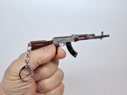 Nyckelring: AK47 miniatyr (plast)