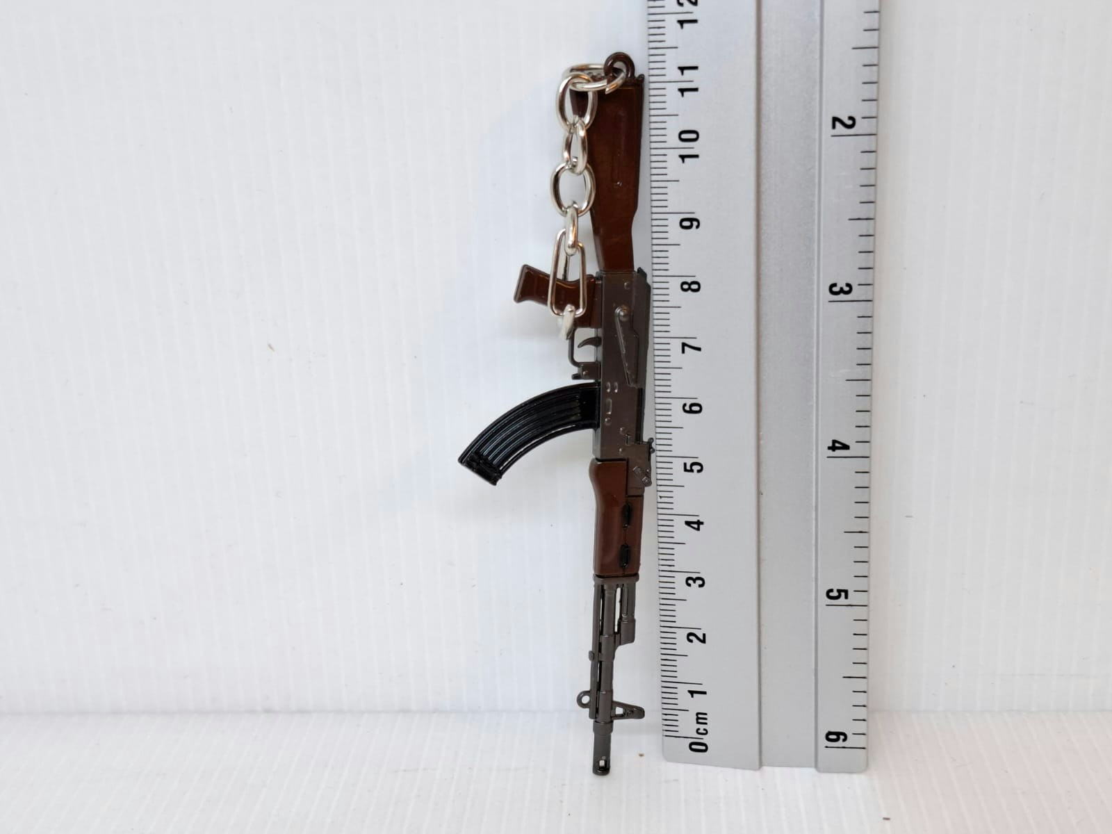 Nyckelring: AK47 miniatyr (plast)