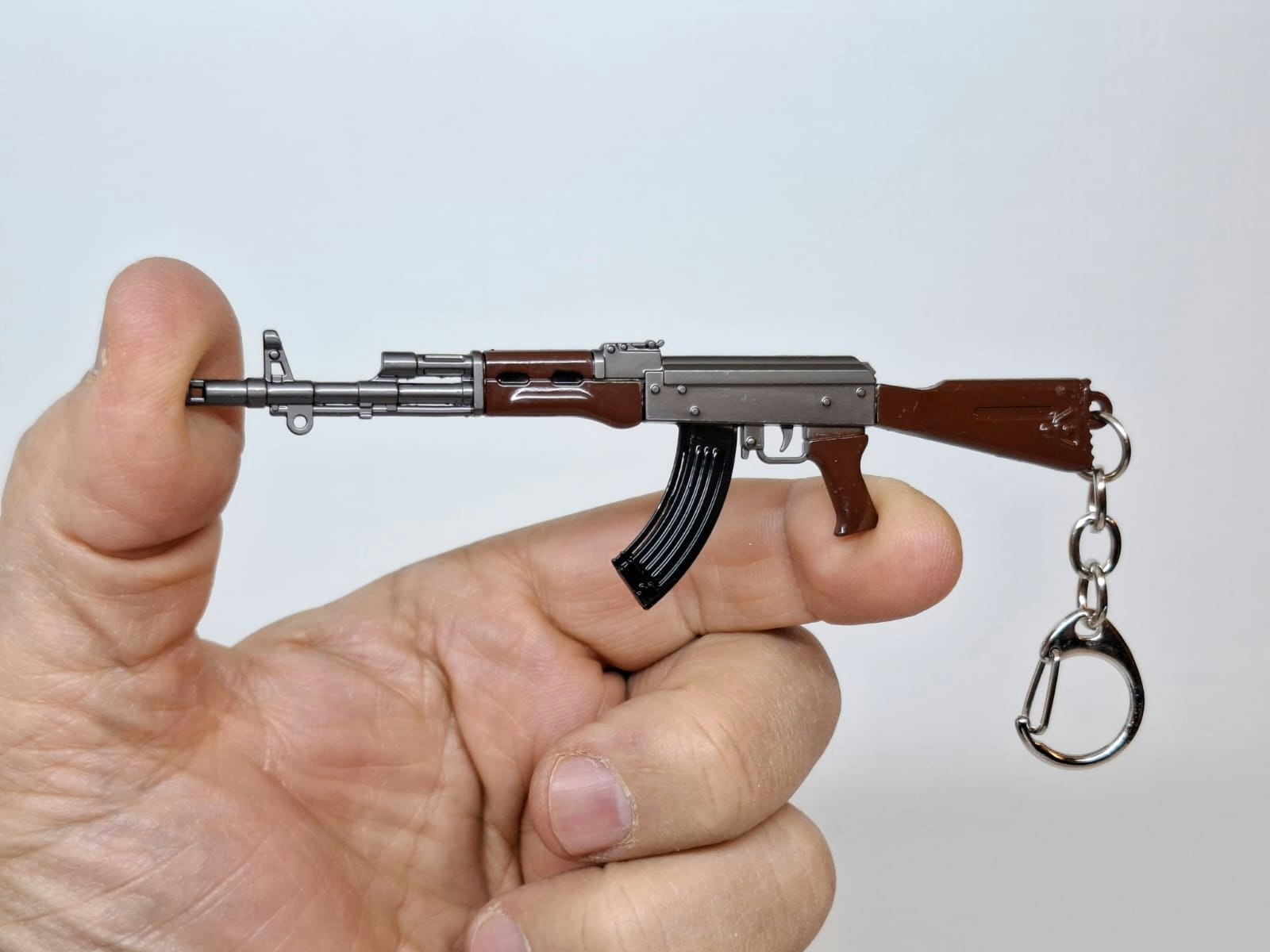 Nyckelring: AK47 miniatyr (plast)