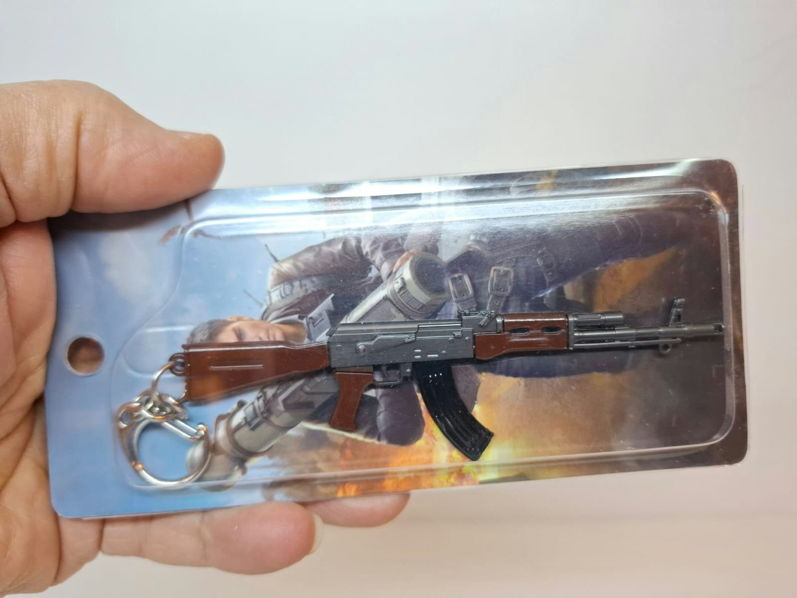 Nyckelring: AK47 miniatyr (plast)