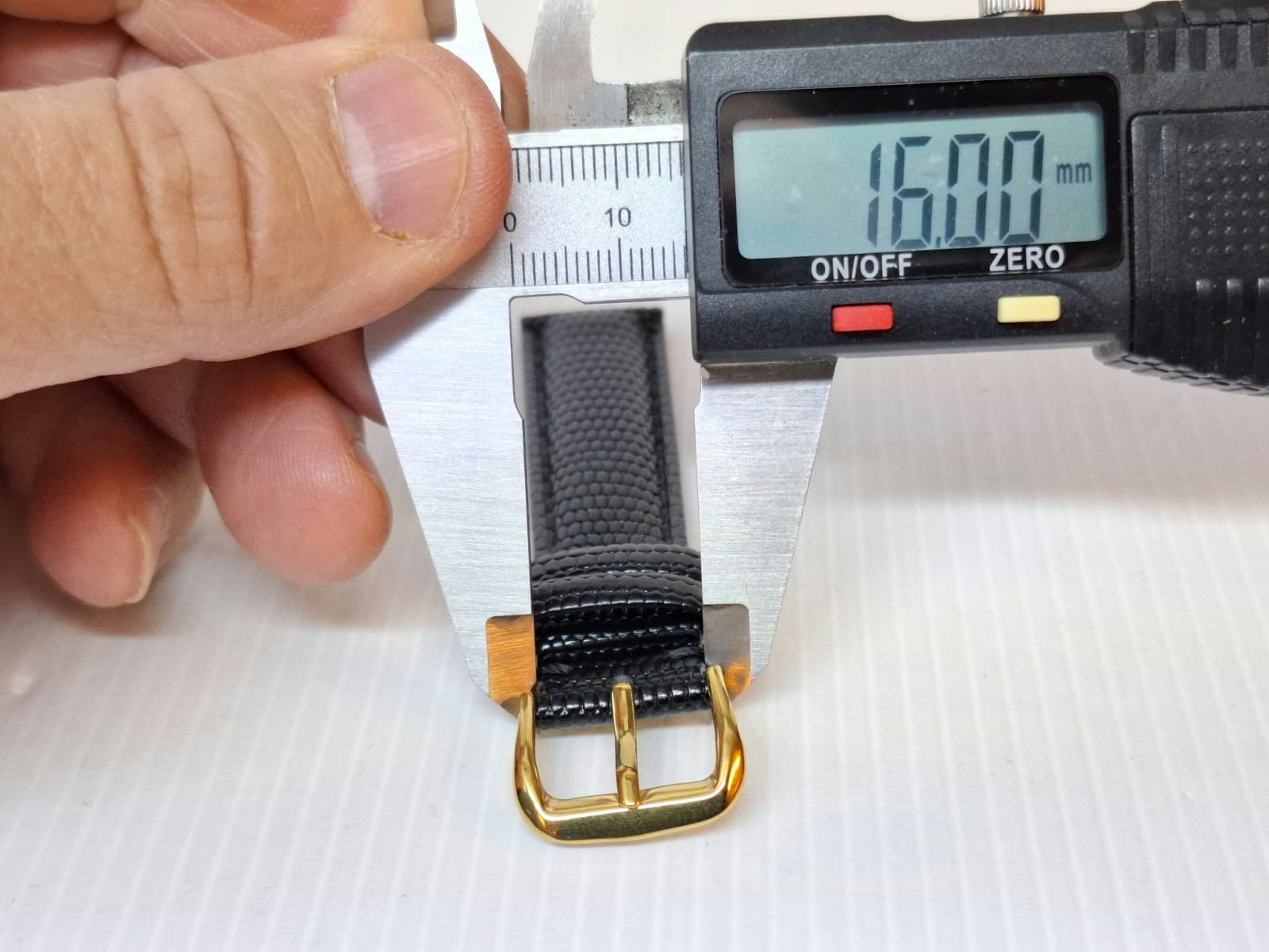 Armband SVART KALVSKINN ÖDLA/ORM (18 mm) + tillbehör