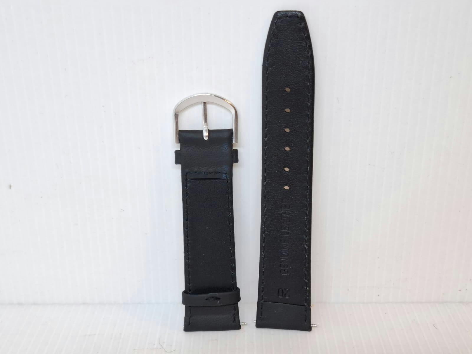 Armband (KALVSKINN) - SVART (20 mm)