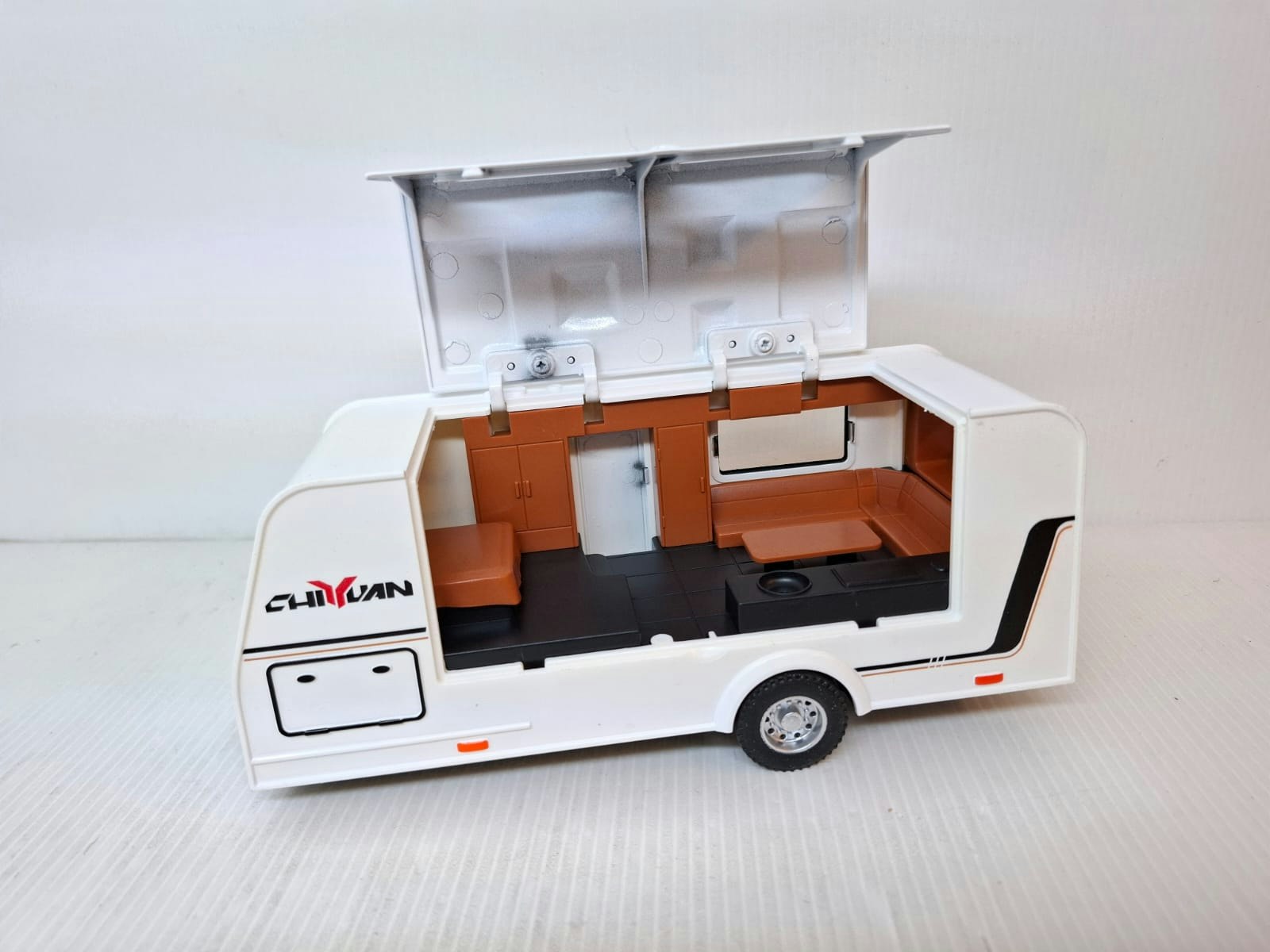 Modellbil + Husvagn (Skala 1:32) Diecast