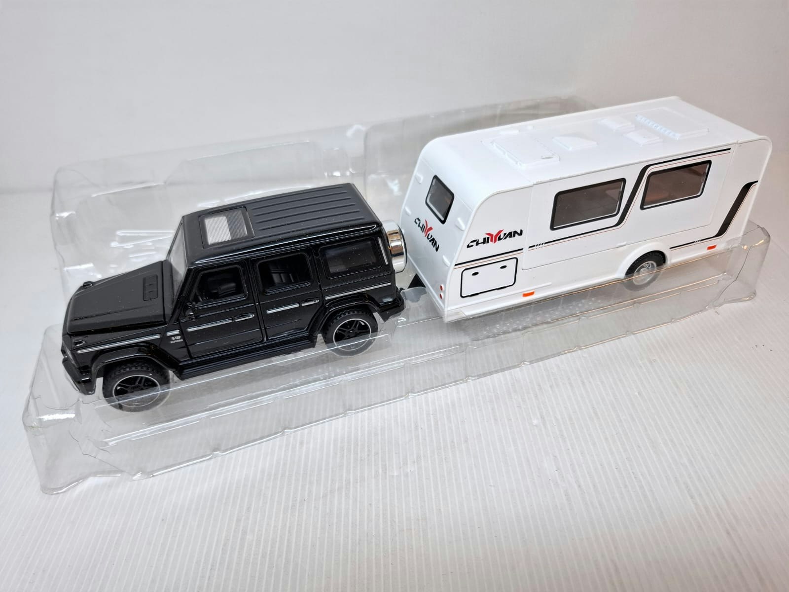 Modellbil + Husvagn (Skala 1:32) Diecast