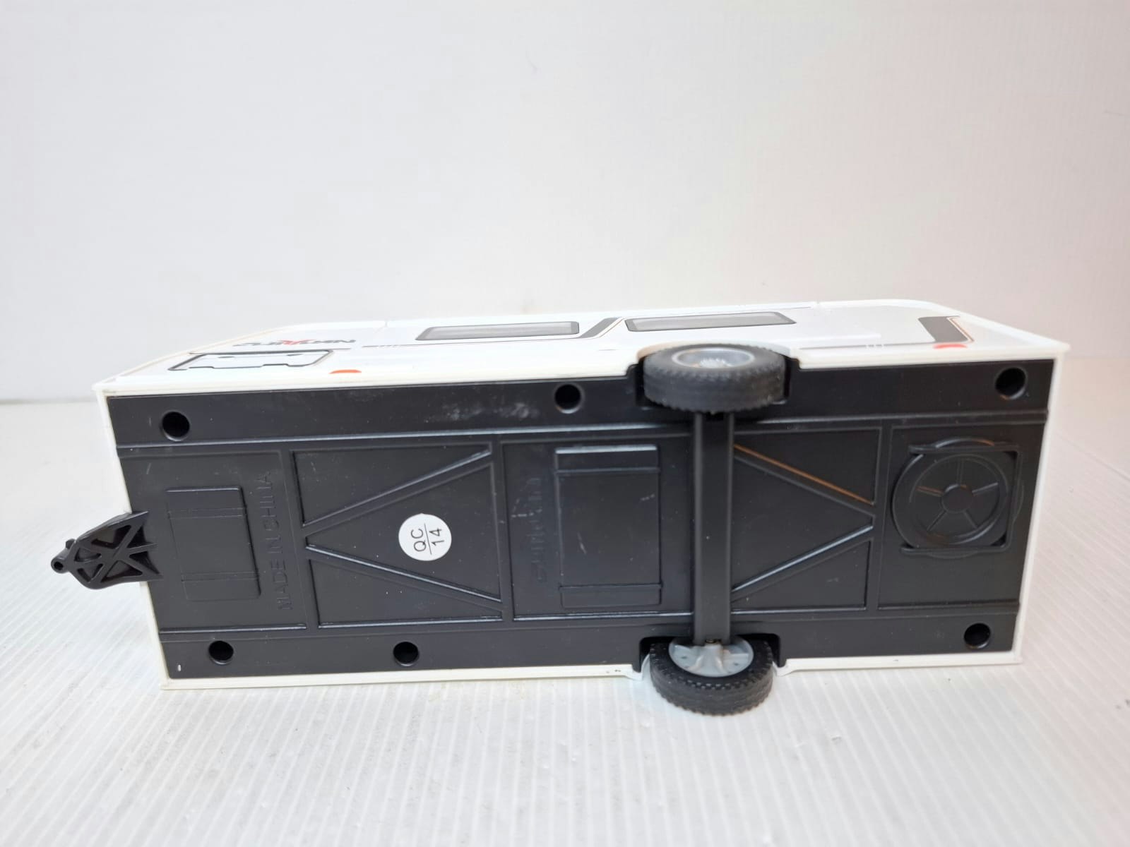 Modellbil + Husvagn (Skala 1:32) Diecast