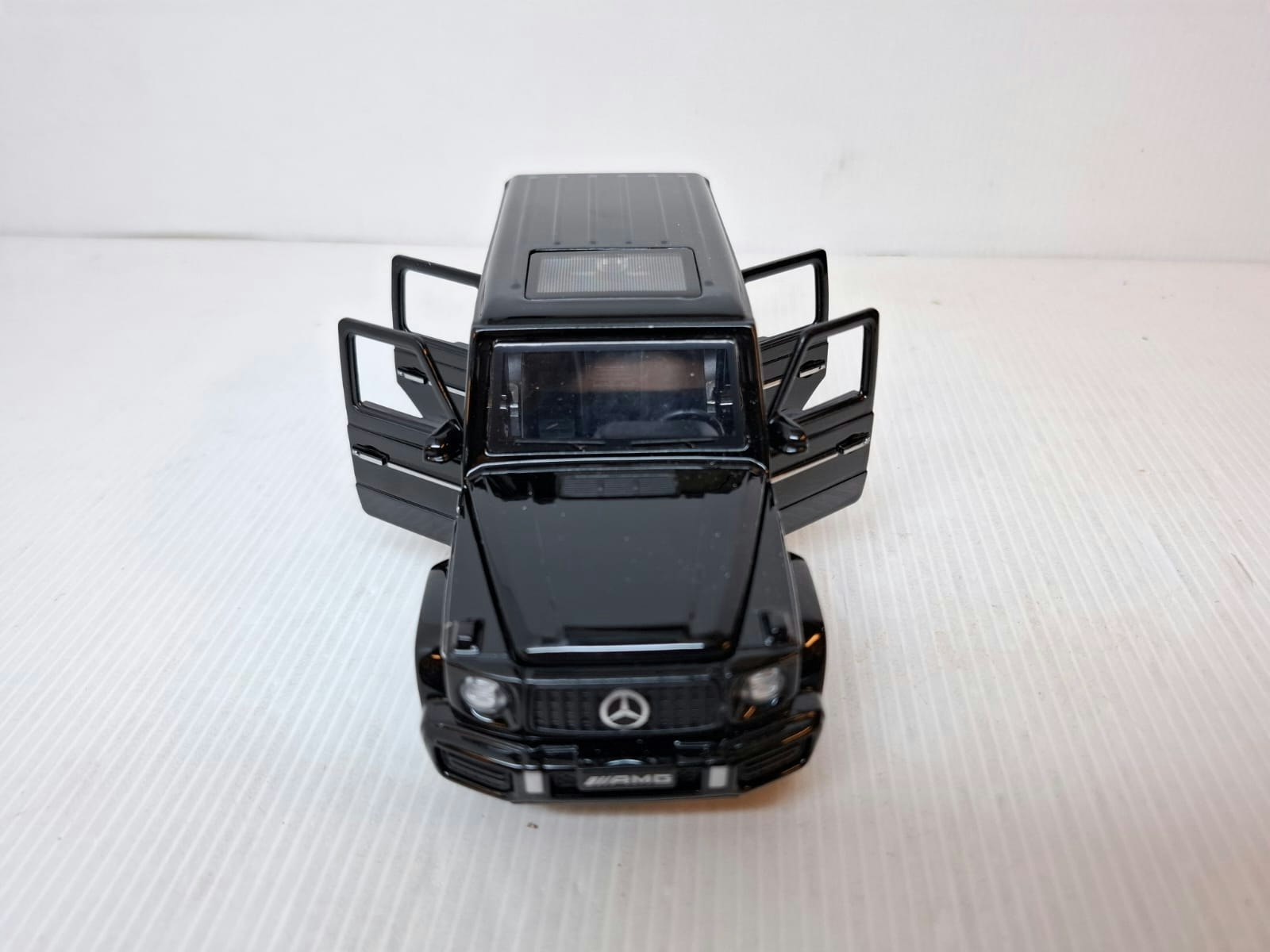 Modellbil + Husvagn (Skala 1:32) Diecast