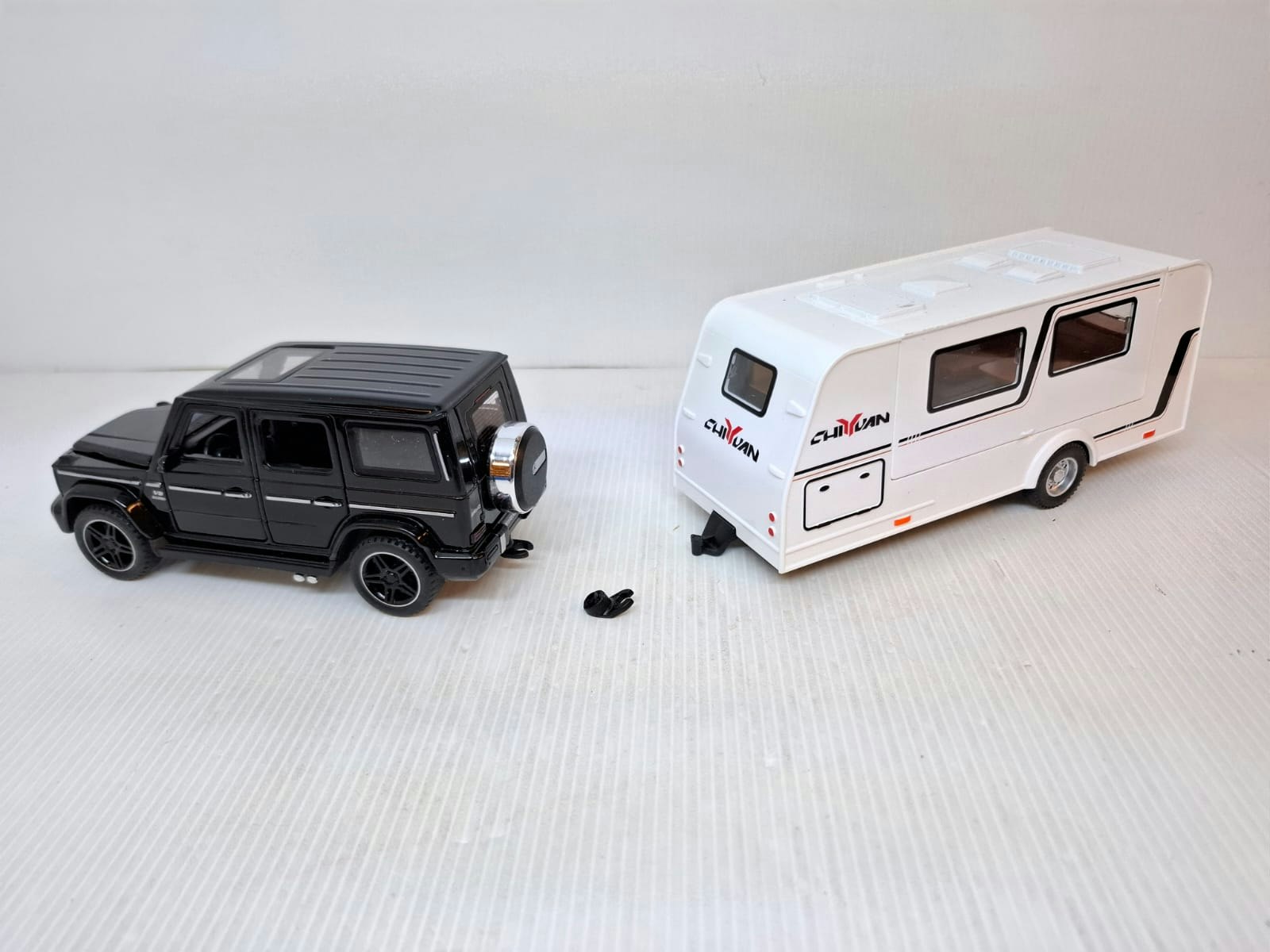 Modellbil + Husvagn (Skala 1:32) Diecast