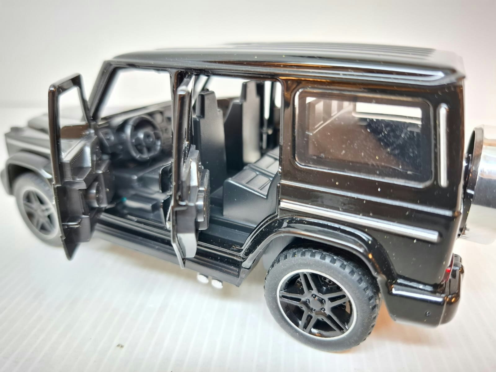 Modellbil + Husvagn (Skala 1:32) Diecast