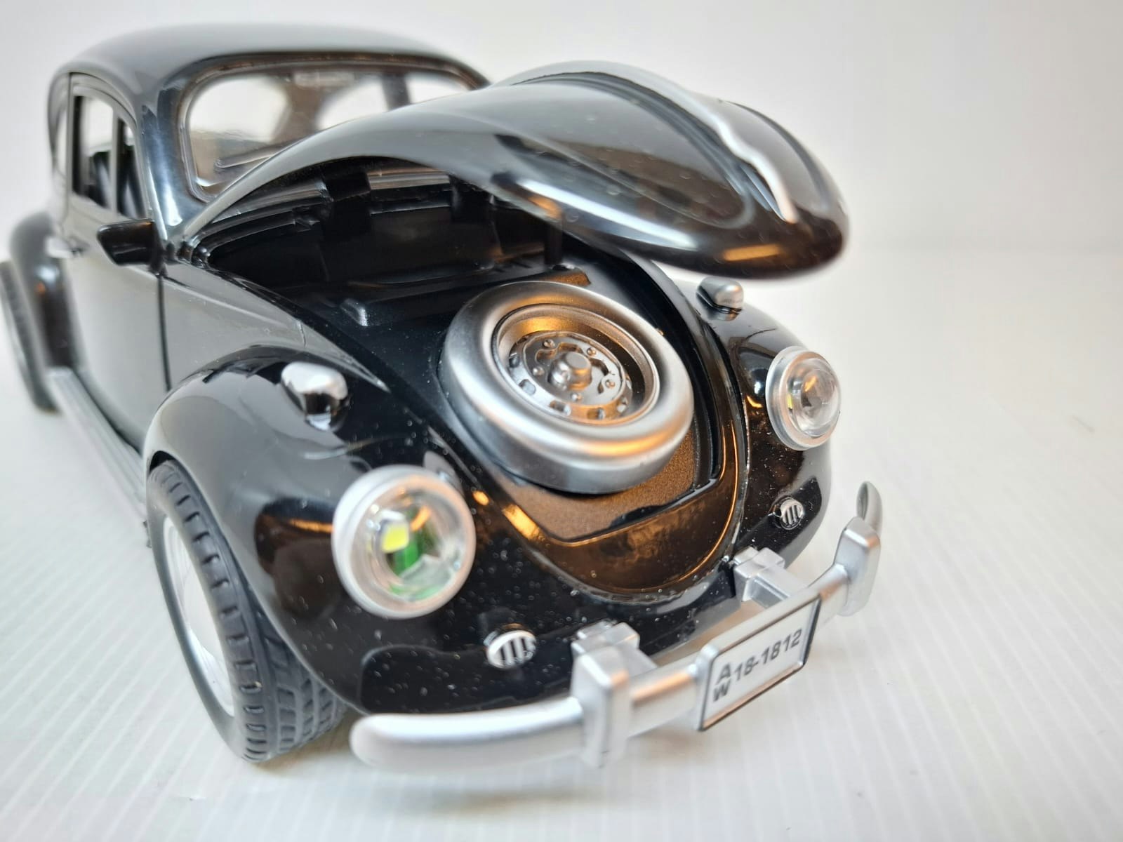Modellbil Volkswagen Beetle (VW) - Skala 1:18