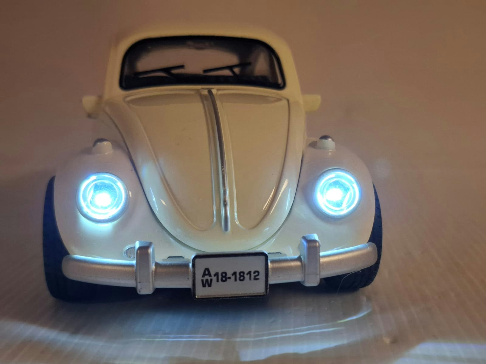 Modellbil Volkswagen Beetle (VW) - Skala 1:18