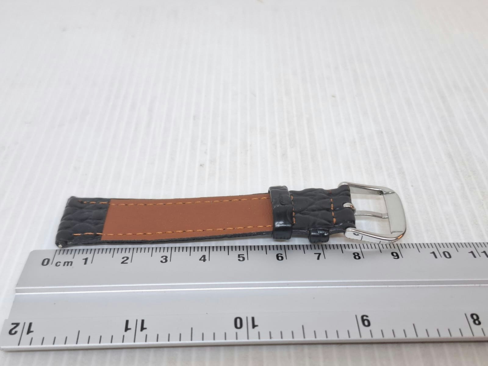Armband SVART "KROKODIL" (18 mm)