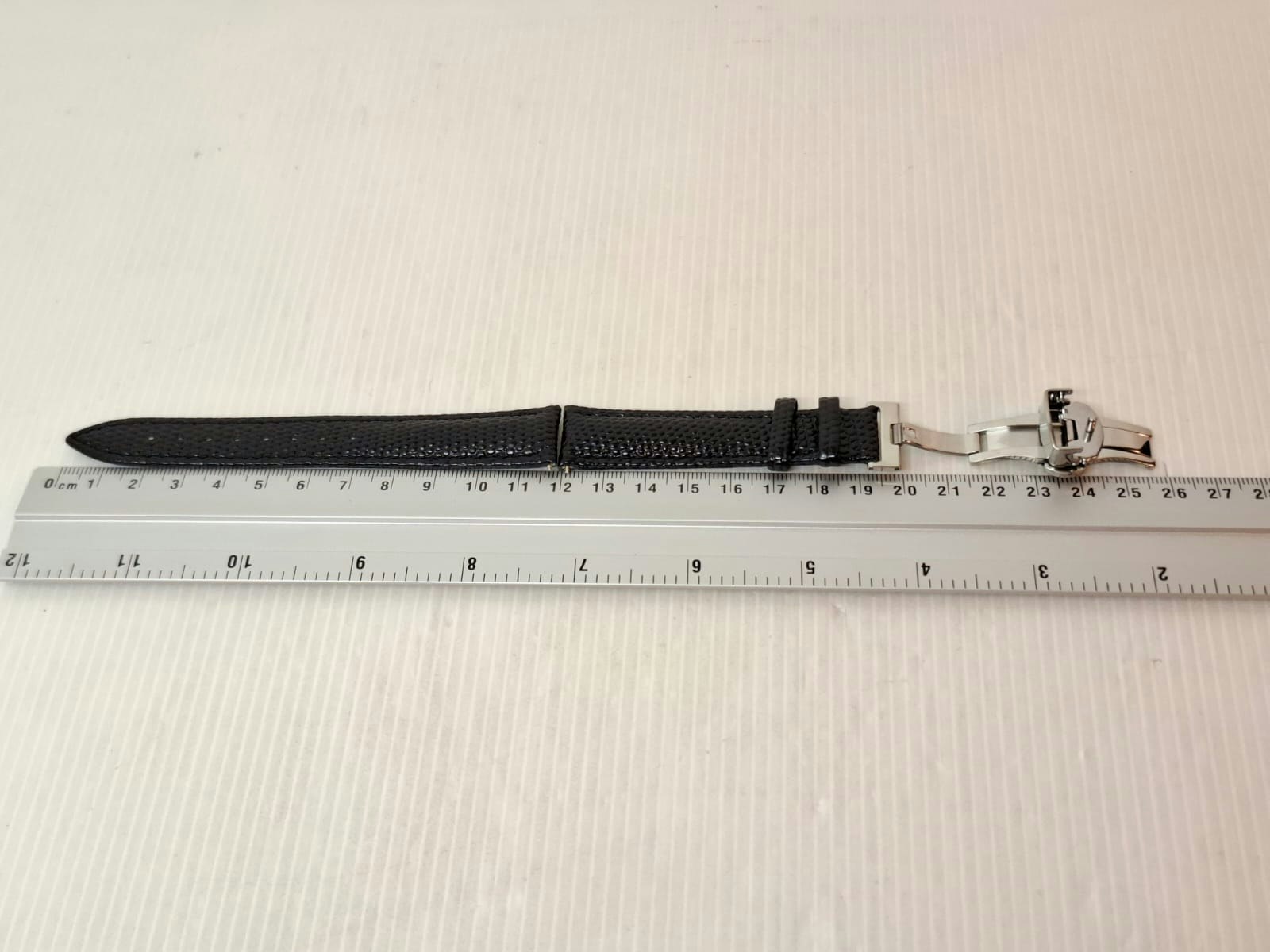 Armband SVART "METALL ORM" (18 mm)