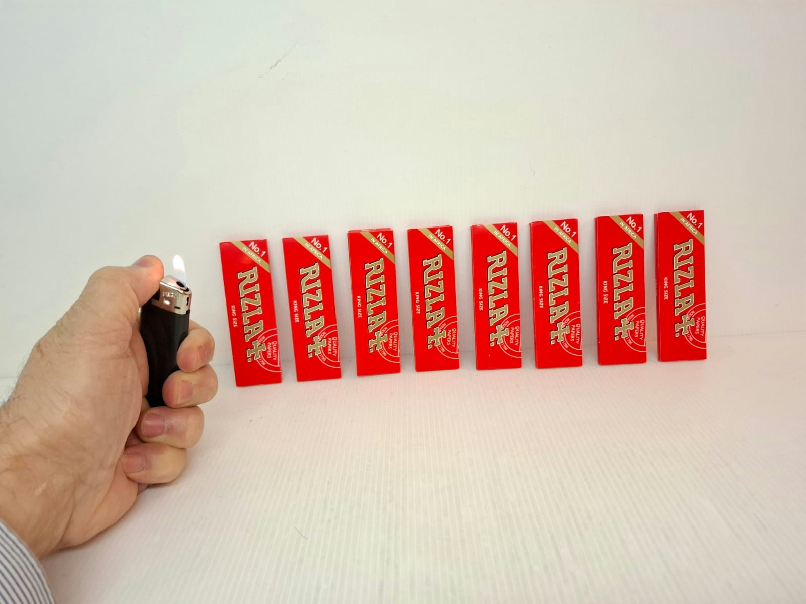 Rizla Röd Kingsize Slim rullpapper (8 förpackningar)