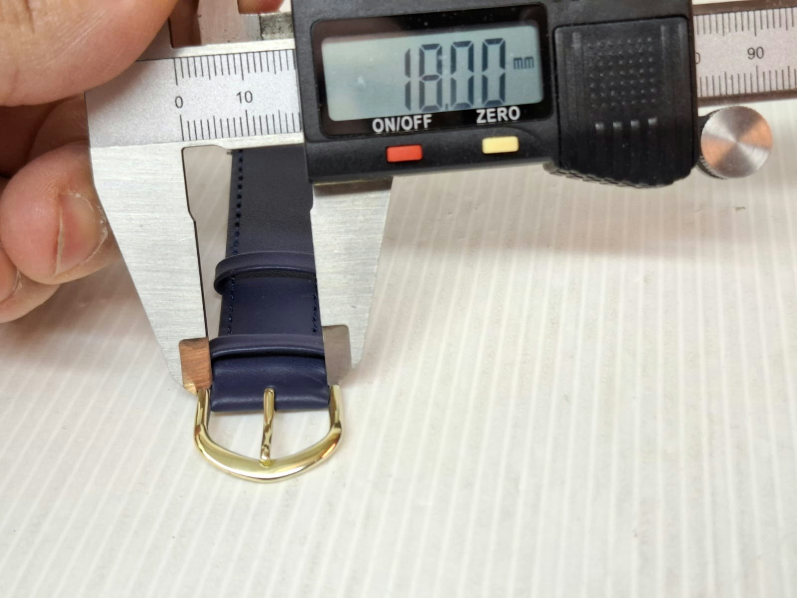 Armband BLÅ KALVSKINN (20 mm)