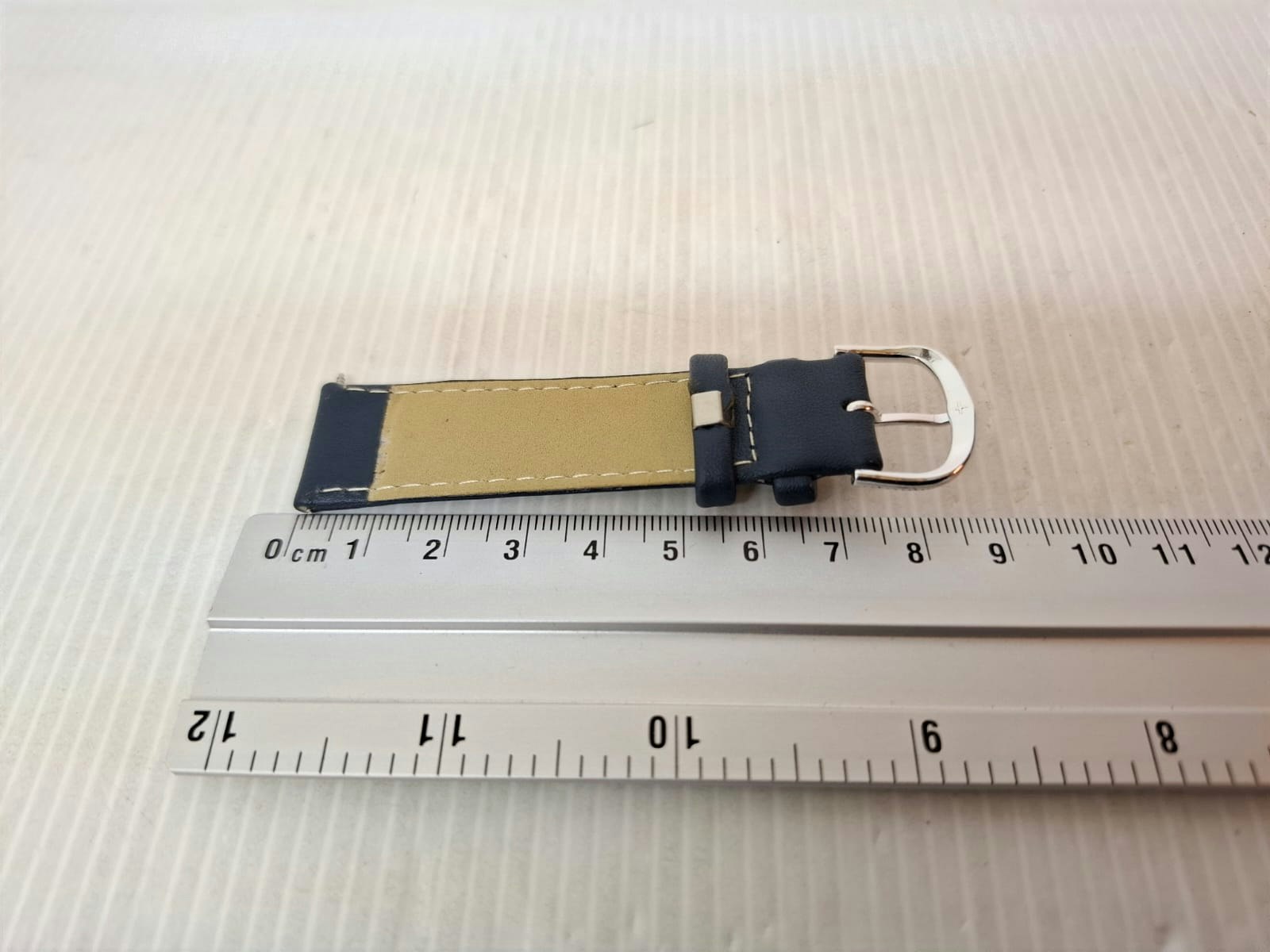 Armband BLÅ KALVSKINN (20 mm)