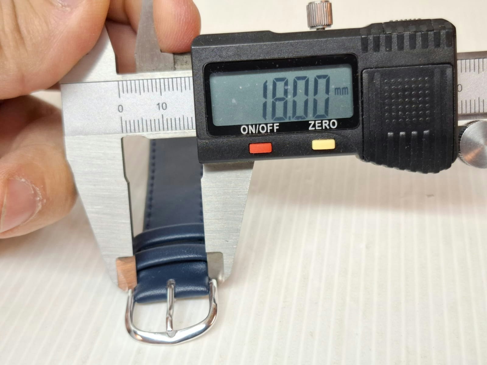 Armband BLÅ KALVSKINN (20 mm)