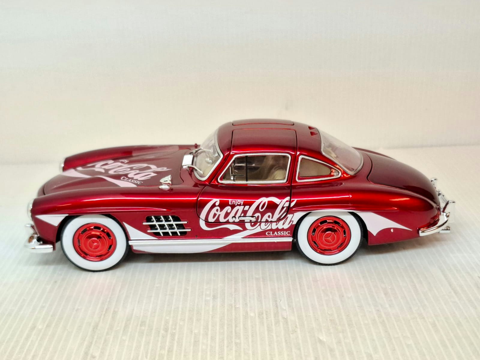 Modellbil Coca-Cola Mercedes-Benz 300 SL - Skala 1:24