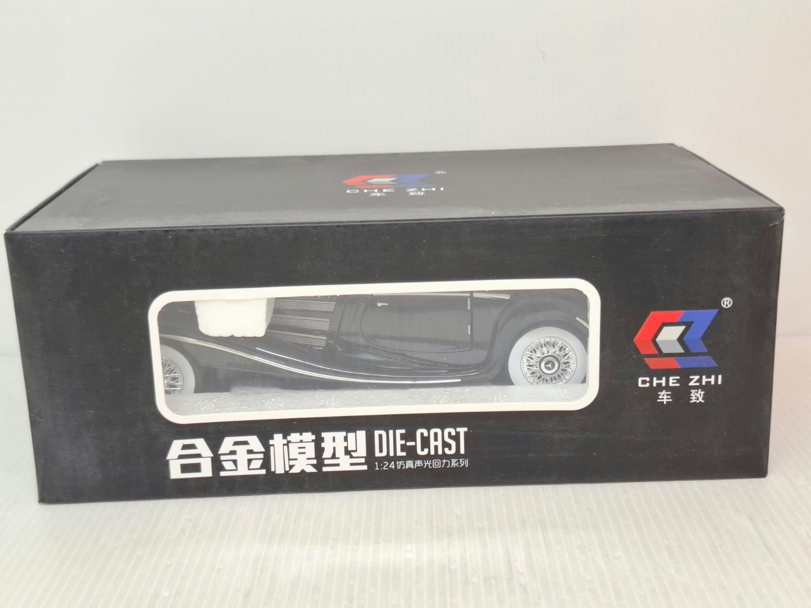 Modellbil Mercedes-Benz 500K Roadster 1936 - Skala 1:24