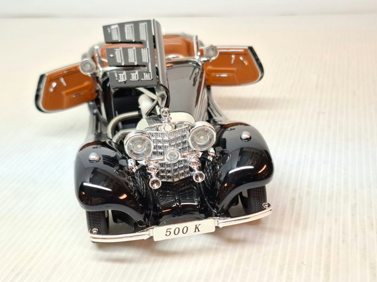 Modellbil Mercedes-Benz 500K Roadster 1936 - Skala 1:24