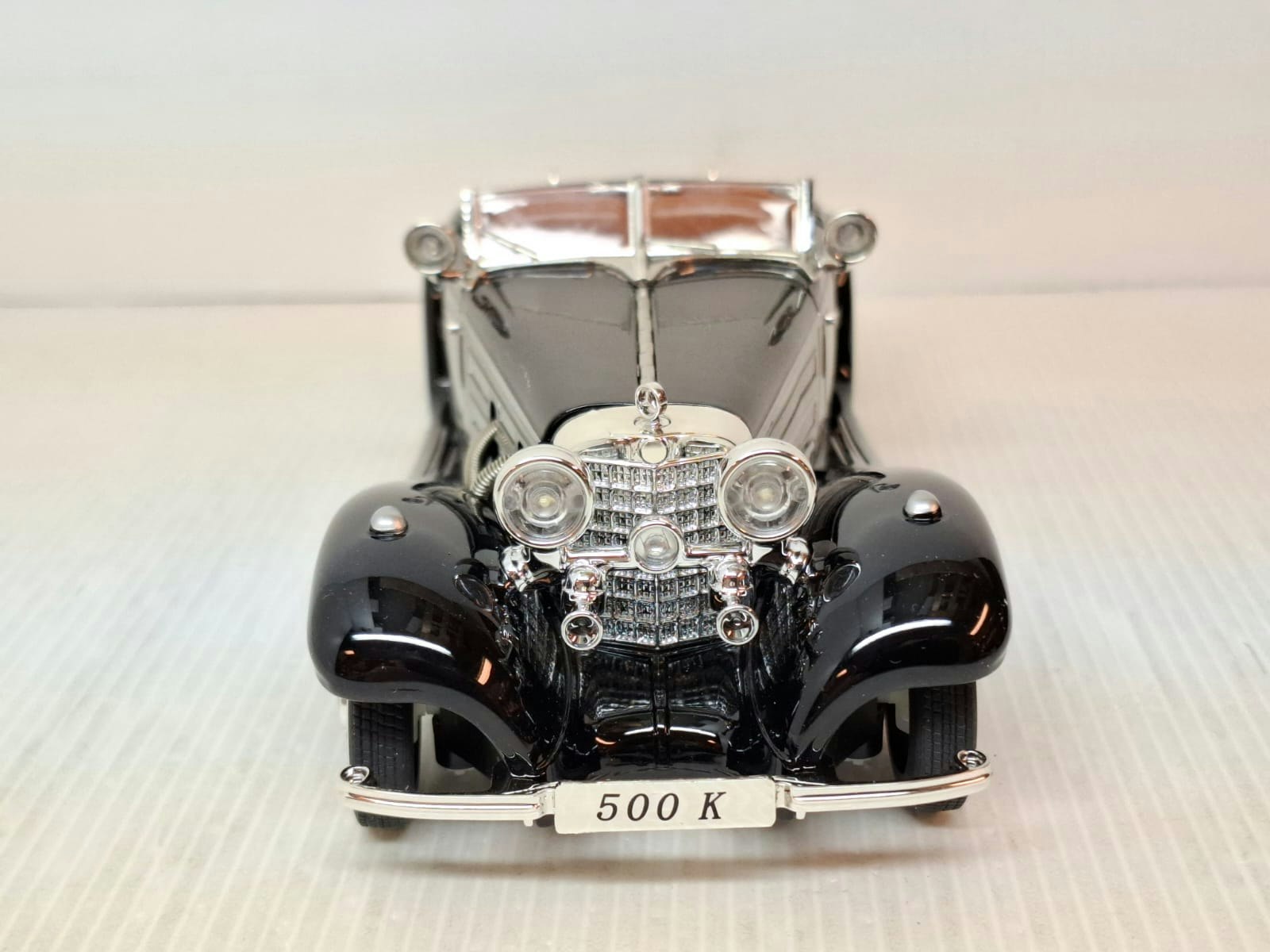 Modellbil Mercedes-Benz 500K Roadster 1936 - Skala 1:24