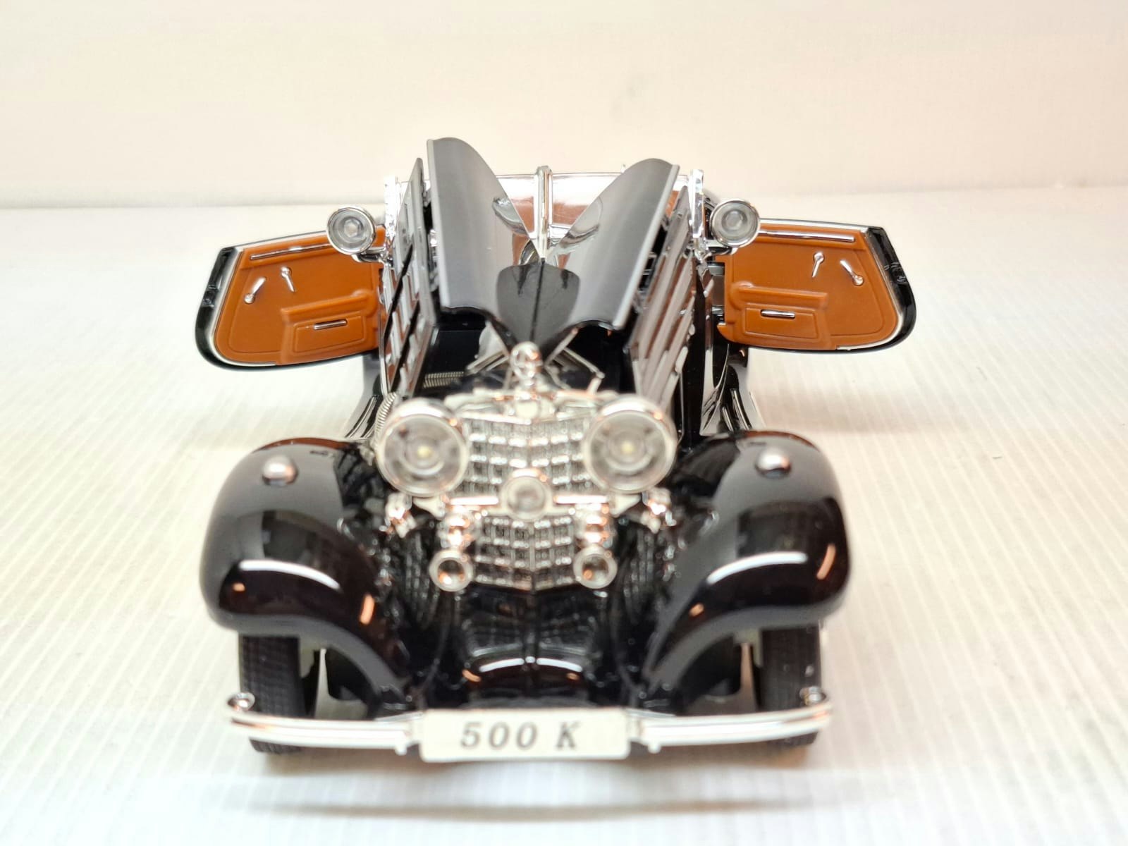 Modellbil Mercedes-Benz 500K Roadster 1936 - Skala 1:24