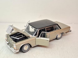 Modellbil Mercedes-Benz 600 1963 - Skala 1:24