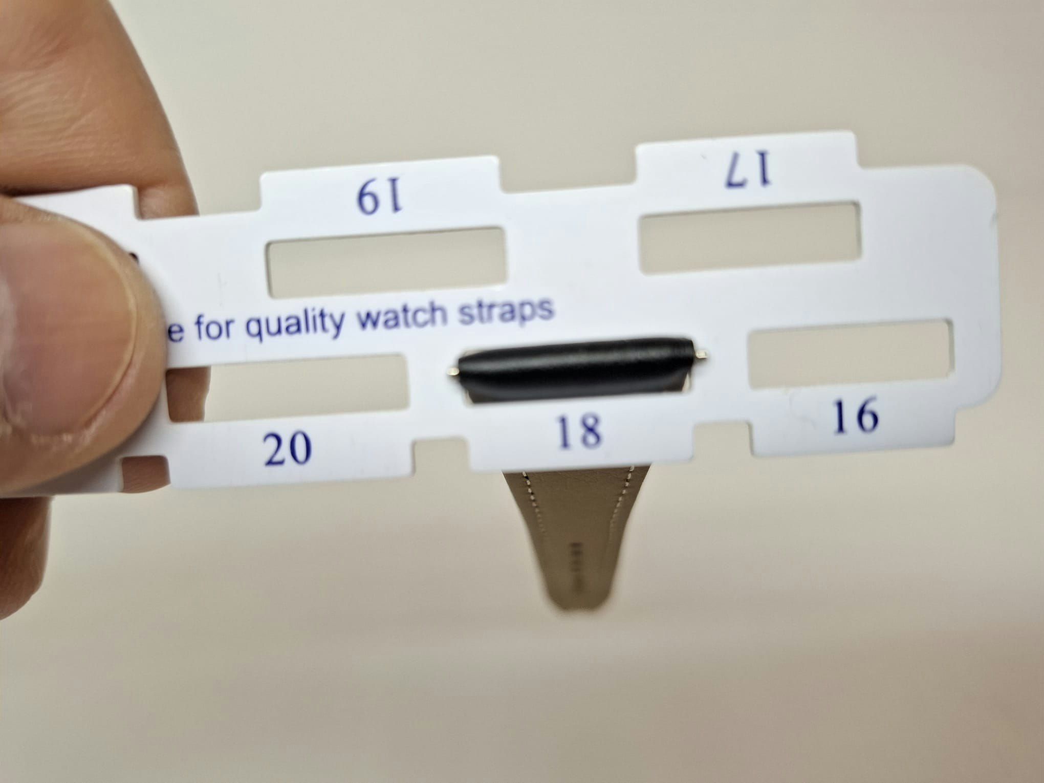 Armband SVART SLIM (18 mm)