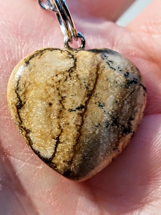 Pendel med hjärtan, 2 olika sorter i nyansen brun