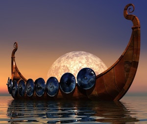 Viking skip i måneskinn