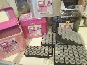 Perle oppbevaring 126 bokse