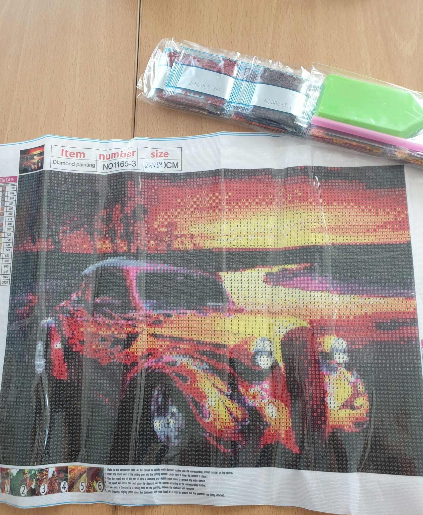 Diverse små bilder med runde perler