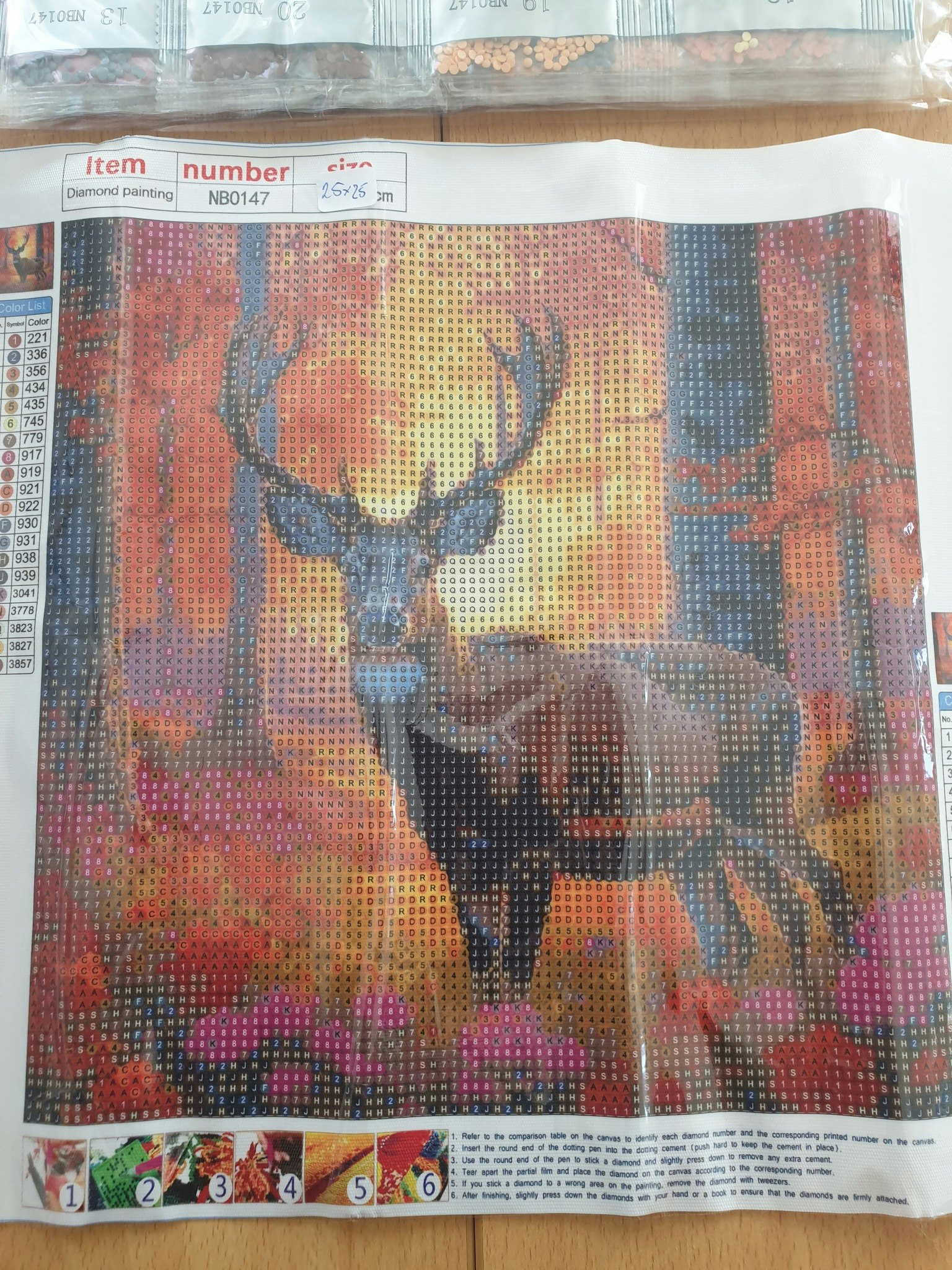 Diverse små bilder med runde perler
