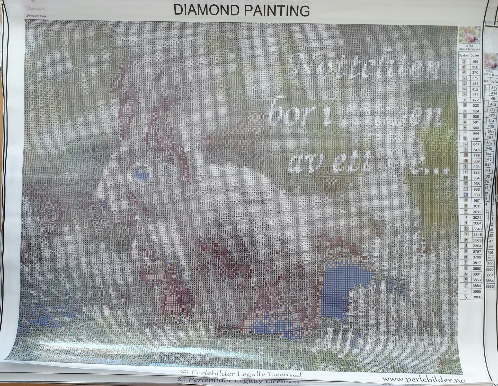 Nøtteliten ©Perlebilder