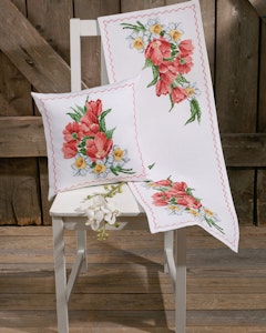 Broderi kit løper med tulipaner 33x87 cm