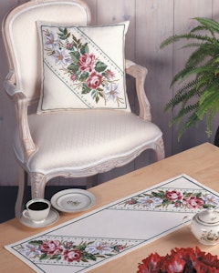 Broderi kit løper med skrå blomster remser 27x76 cm