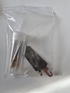 Nåler og nåltreder for oss som synes hullene er for små