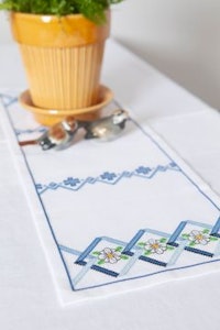 Broderi kit løper med blått sikksakk mønster 24x65 cm