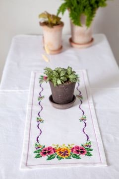 Broderi kit løper med stemor 24x65 cm
