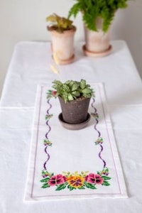 Broderi kit løper med stemor 24x65 cm