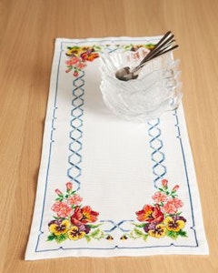 Broderi kit løper med sommerblomster og blå ramme 29x70 cm